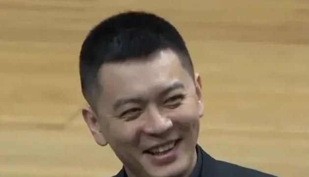 这以中心一段郭富城饰演的刘SIR与劫匪周旋，钱嘉乐上演飞车的戏份最为较着。